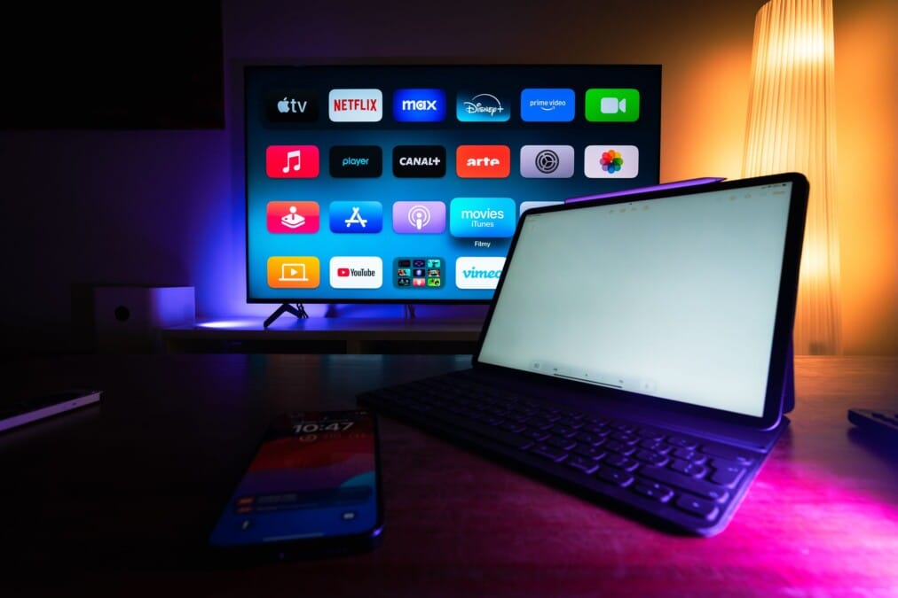 Smart TV en salón de casa para ver el Mundial con la mejor calidad de imagen